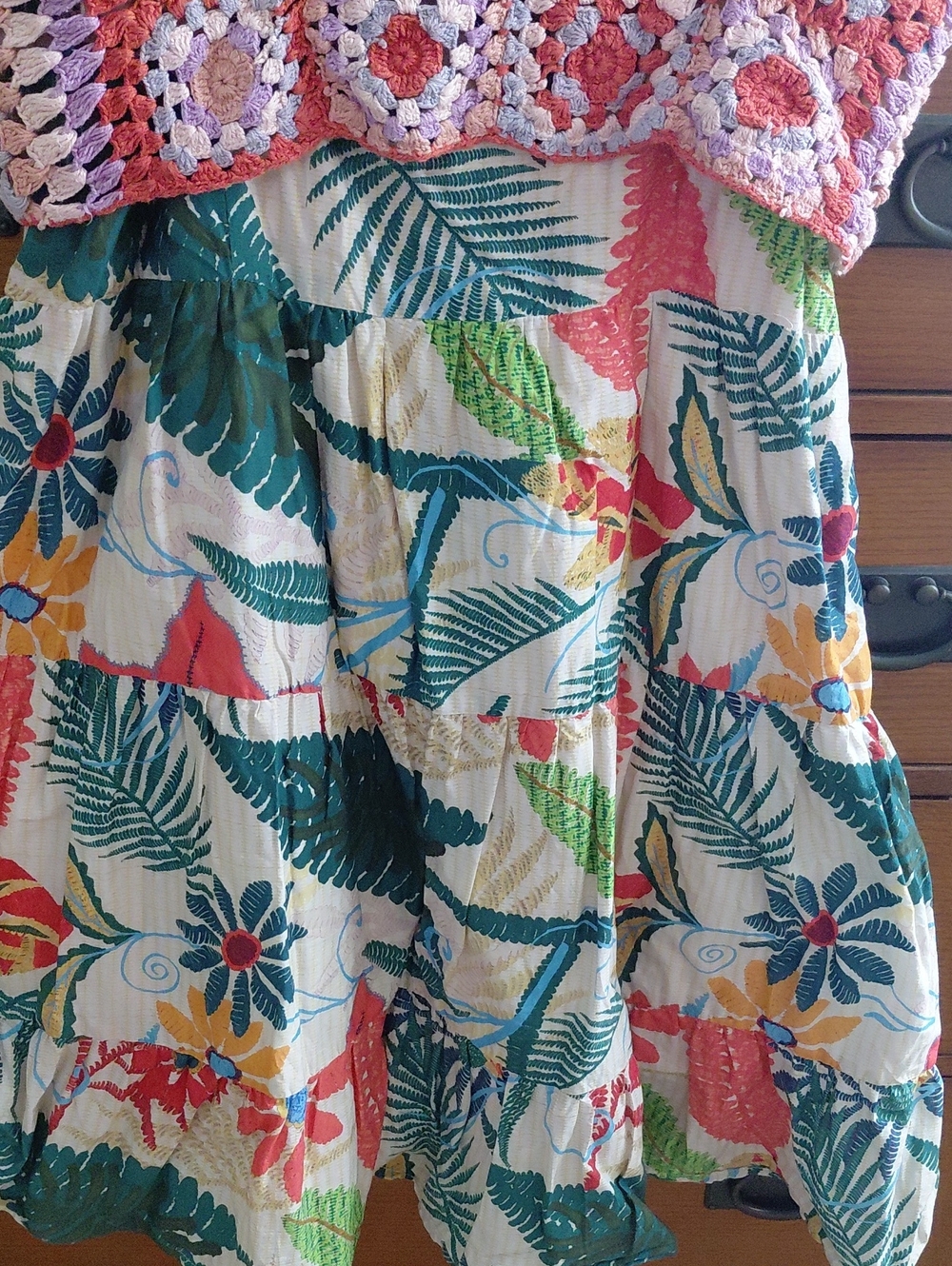 FARM Rio Coral Crochet Bodice Tropical Tiered Midi Dress - Picture 4 of 11
